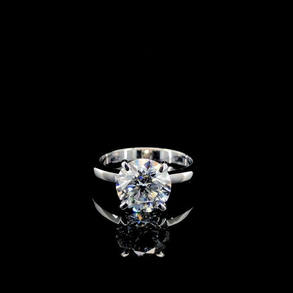 4.5 carat Round Brilliant Diamond Ring