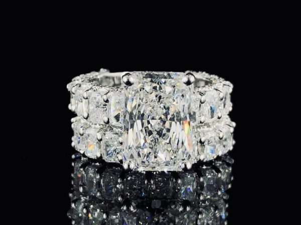 14 carat Radiant Cut Engagement Diamond Ring and Matching Wedding Band
